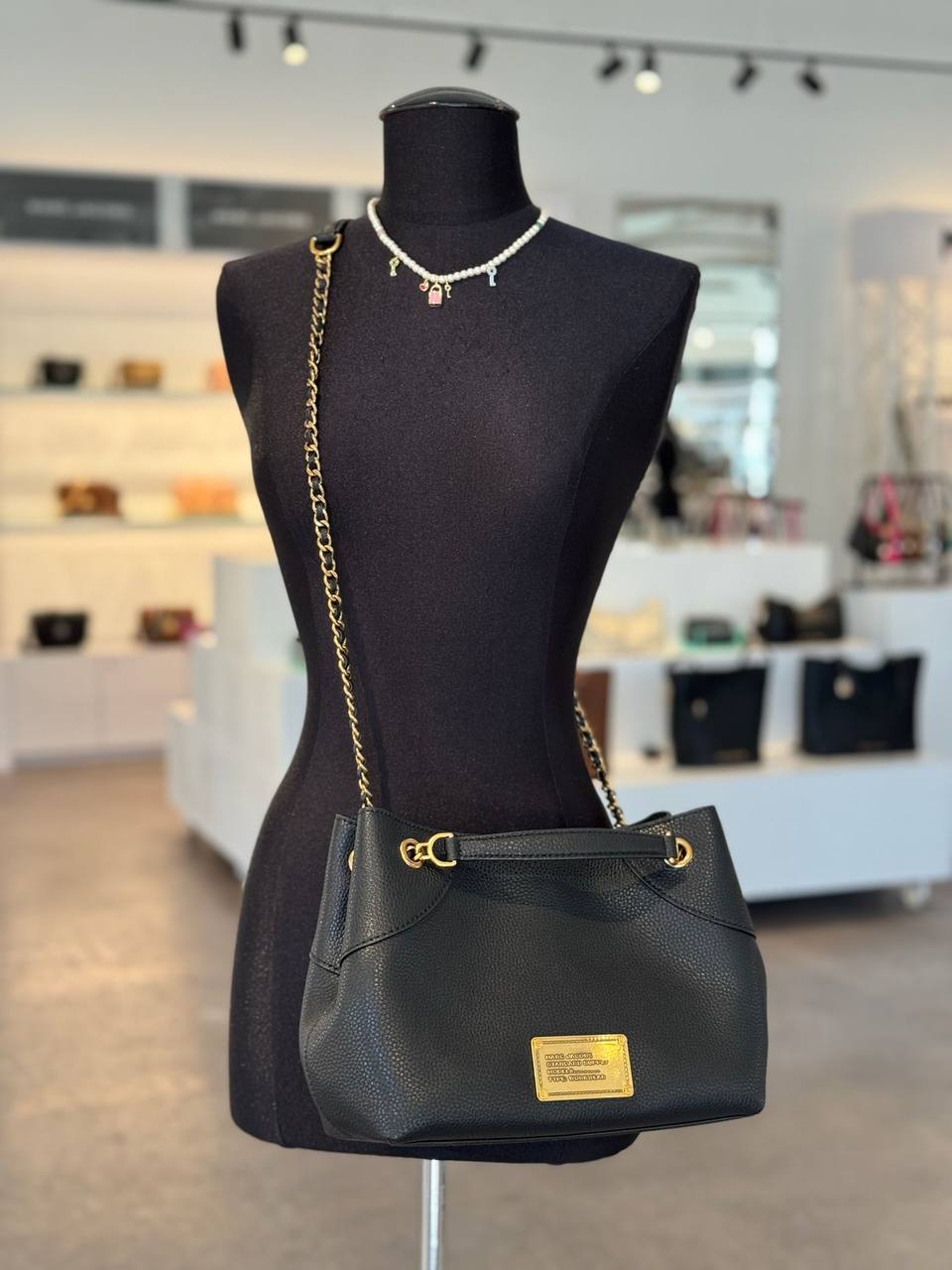 Bolsa Media Preta Cross e Ombro Mj